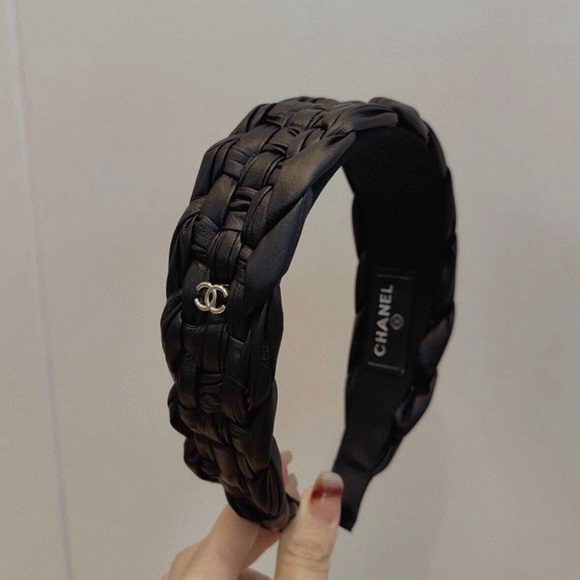CHANEL Black Braided Leather Headband with Silver CC Charm - Picture 5 of 6